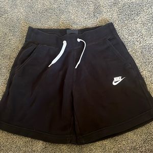 Nike youth shorts (boys)